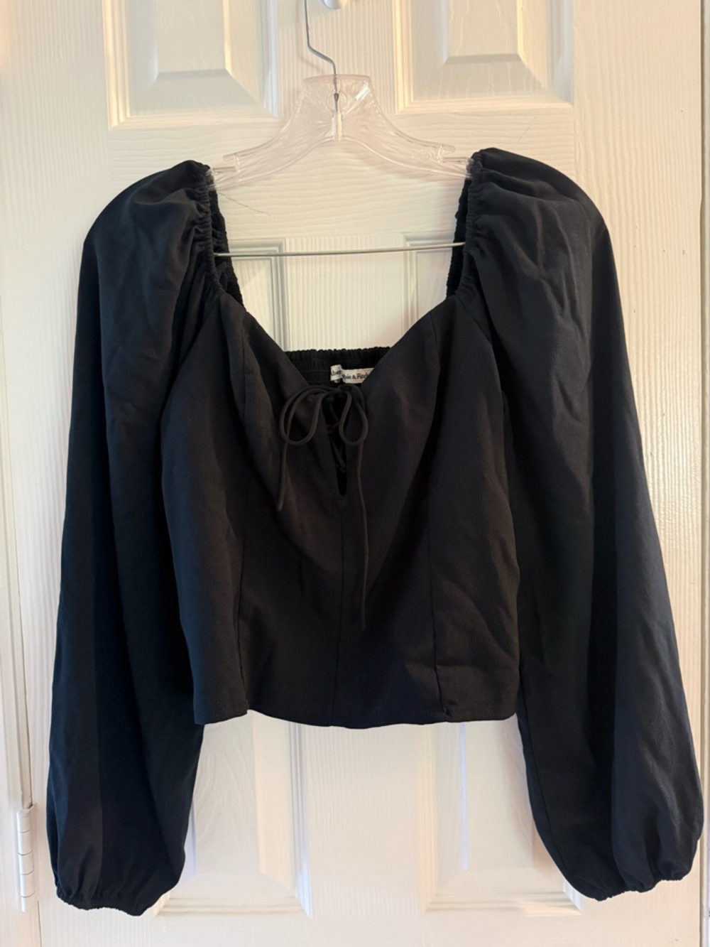 Abercrombie & Fitch Black Puff-Sleeve Peasant Blouse - Women